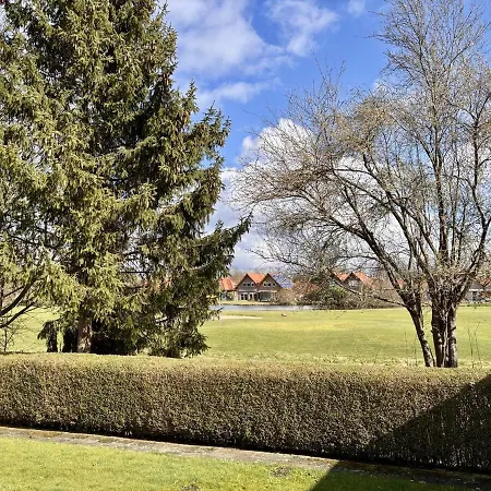 Moderne Fusslaeufig Zu Schloss Appartement Dankern